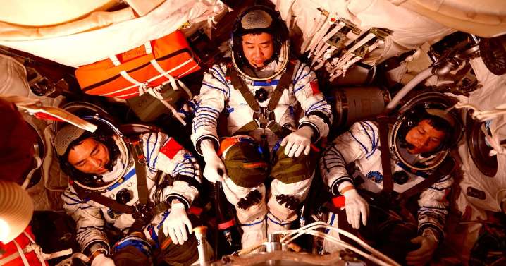 Chinese Astronauts Alarmed After Finding Cracks In Their Spacecraft’s Window