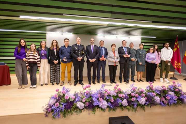 Región | Columbares, Hacienda y la cárcel de Campos del Río reciben los premios Meninas por combatir la violencia contra la mujer