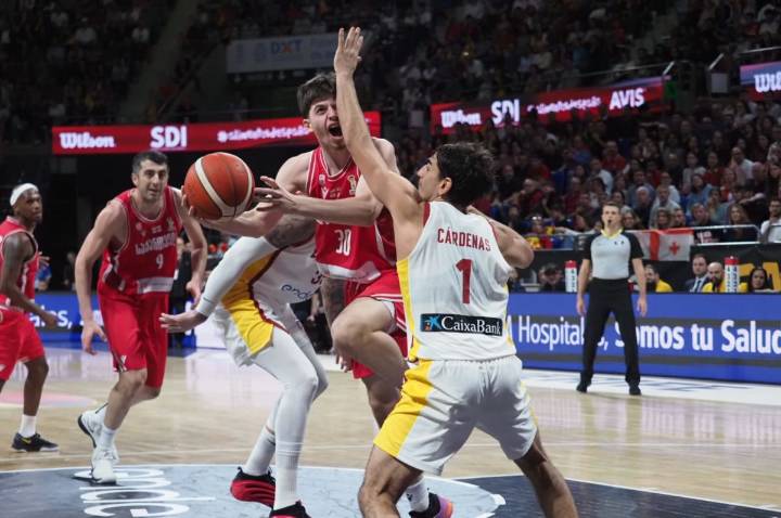 España supera con facilidad a Georgia (90