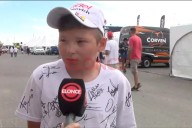 Niño fanático del TC lució remera firmada por pilotos y espera la de Werner: “Lo sigo con el corazón”