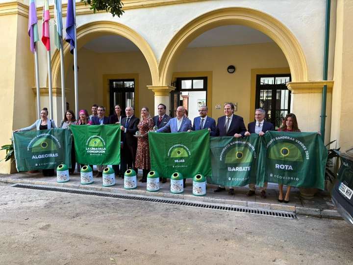 Barbate revalida la Bandera Verde de la Sostenibilidad en el acto regional de Ecovidrio