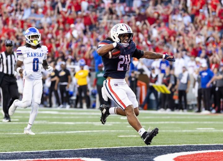 Deadspin | Arizona's TD in final minute drops Kansas, earns bowl eligibility