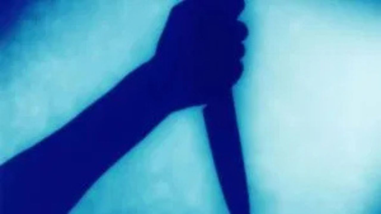 Multiple people stabbed in attack on UK train, 2 men arrested