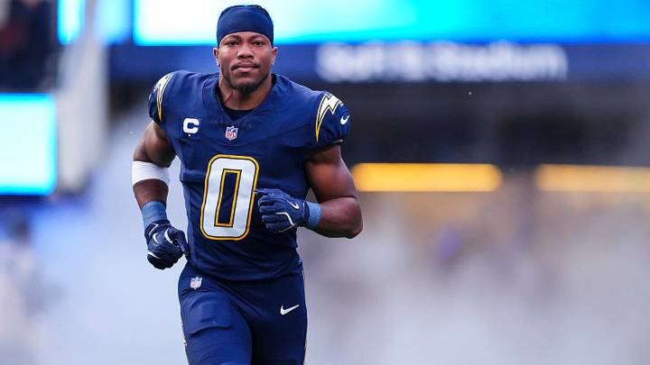 Chargers’ Daiyan Henley plays through grief after brother’s Halloween shooting death
