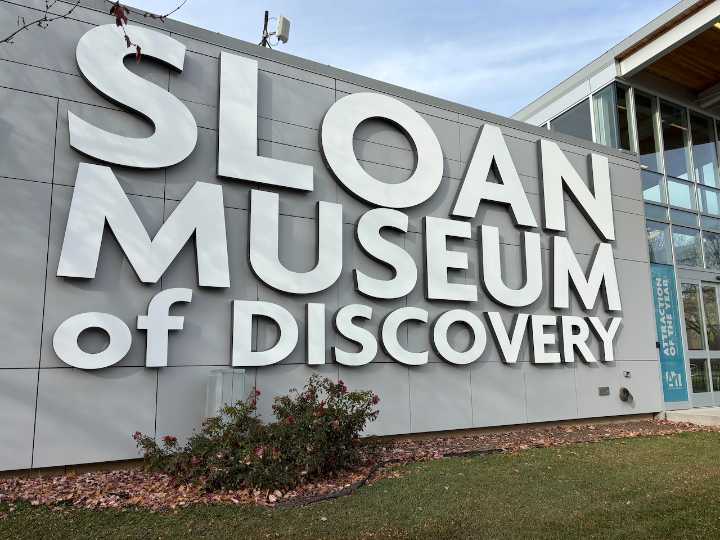 Sloan Museum to showcase how dinosaurs survived in ancient Arctic