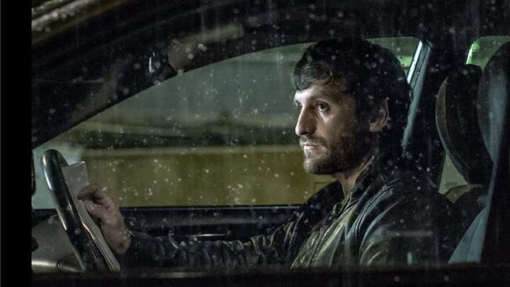 Un asesino y un viaje en el tiempo, el insólito thriller de Calparsoro llega a RTVE Play