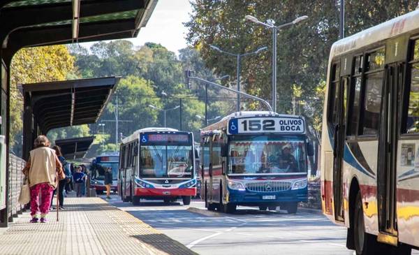Un colectivo que une a CABA con el Conurbano cambió su recorrido