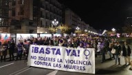 Miles de personas desafían el temporal para recorrer las calles de Santander contra la violencia machista