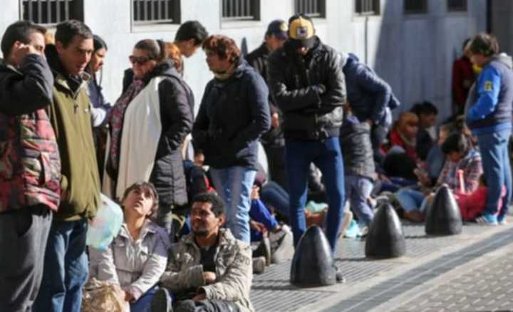 Empleo formal: la caída en el sector privado fue seis veces mayor que el público