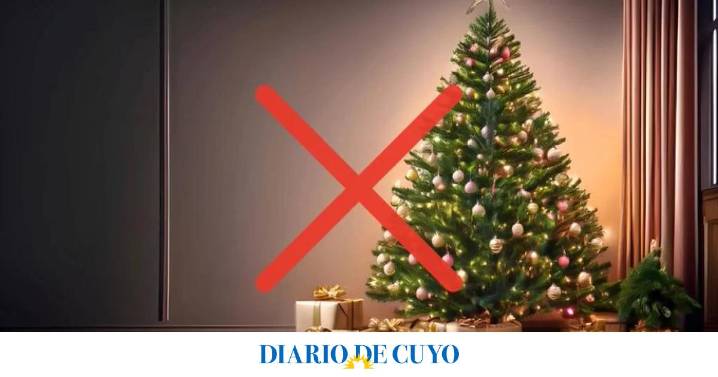 El árbol de Navidad cambia de color: la tendencia 2025 que arrasa en redes y vidrieras