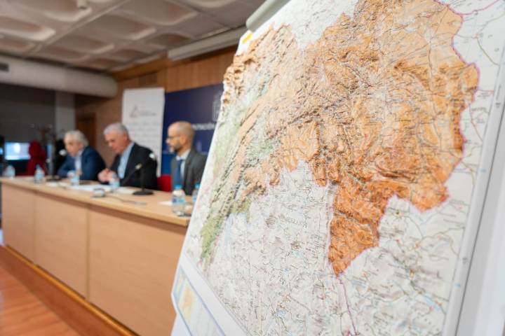 Ayuntamientos e instituciones de Guadalajara tendrán 500 mapas provinciales 3D para gestión de emergencias