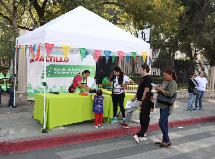 Disfrutan familias saltillenses de la Ruta Recreativa