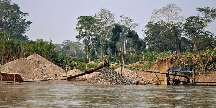 Oro ilegal pone en jaque al agua de Iquitos y enfrenta a comunidades del Nanay: minería es un infierno