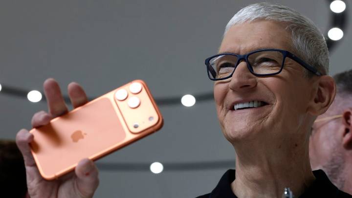 'Succession' in real life — front-runner at Apple emerges to be Tim Cook's replacement