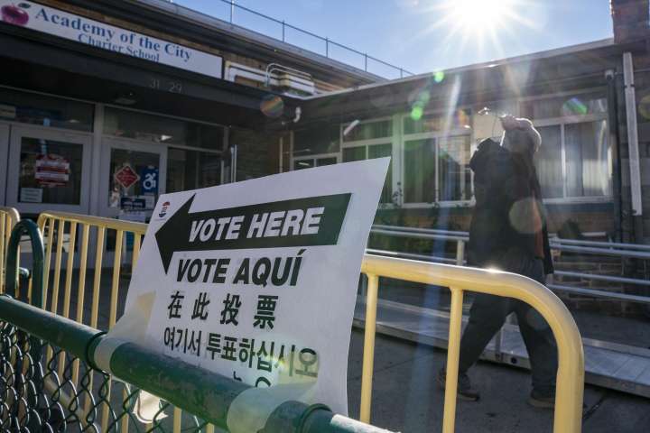 Trump bajo prueba: millones de votantes acuden a elecciones locales en EE.UU.