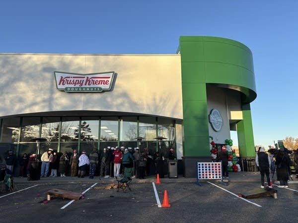Krispy Kreme reopens in Minnesota to large crowds