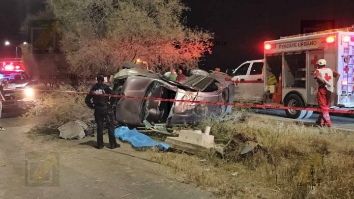 Mujer pierde la vida tras volcadura en la Lombardo Toledano