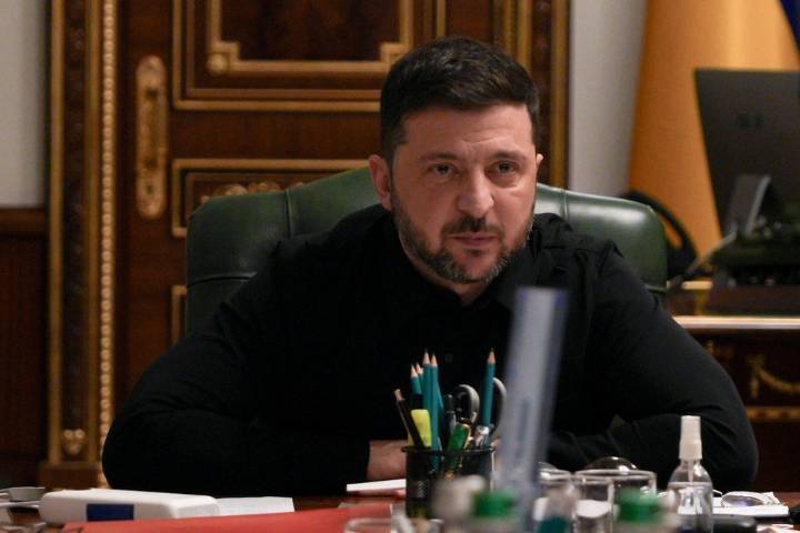 Ukraine’s army chief visits besieged city as Zelenskyy confronts graft scandal