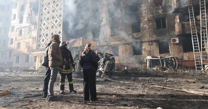 Russia kills 25 in Ukraine: Zelenskyy headed to Turkiye