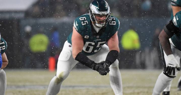 Report: Eagles star RT Lane Johnson likely out 4-6 weeks with Lisfranc injury