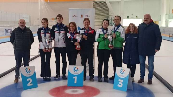 El equipo Jaca Red, campeón de España de curling de Segunda División