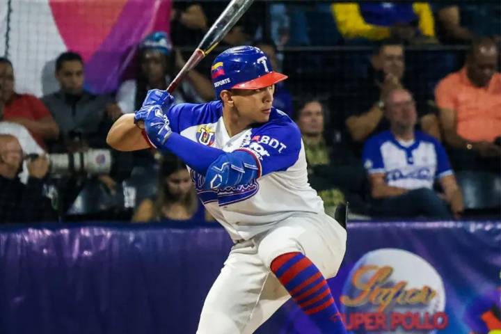 Jadher Areinamo sigue indetenible y supera a Alex Cabrera entre los novatos con más empujadas en La Guaira