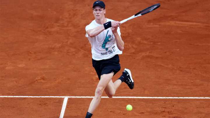 Jannik Sinner kicks off ATP Finals with solid win over Felix Auger