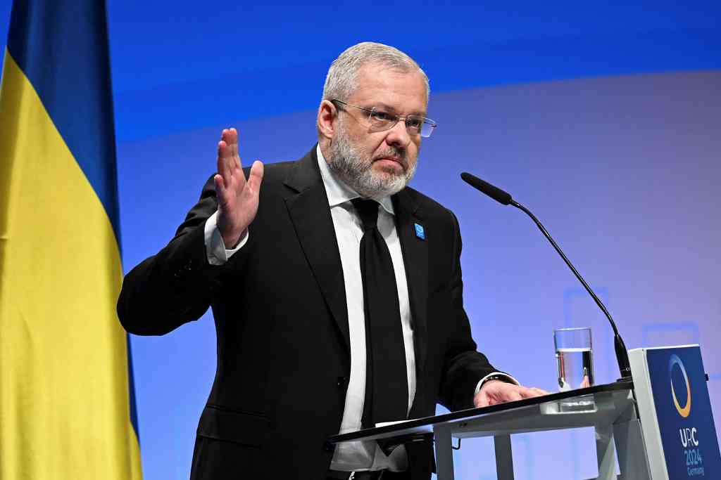 Destituyen a ministro de justicia de Ucrania