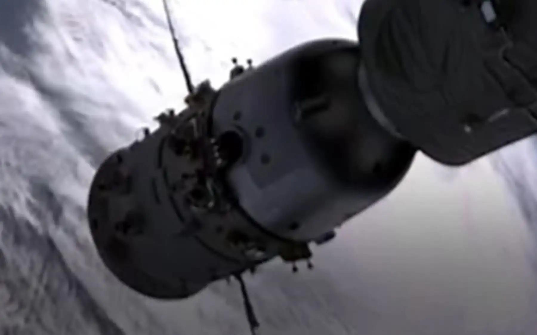 China: Shenzhou-21 se acopla y sus astronautas ingresan en la estación espacial Tiangong