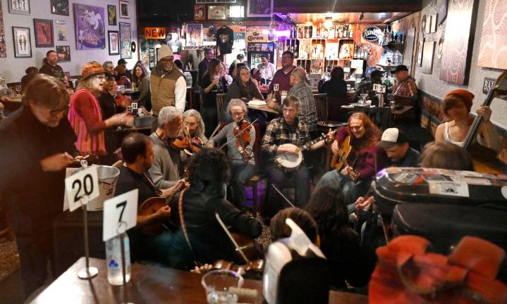 Red tape behind live entertainment licenses frustrates Baltimore bars