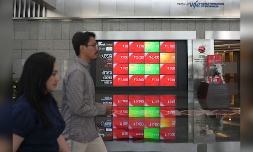 Asian stocks fall as US Fed rate cut doubts emerge