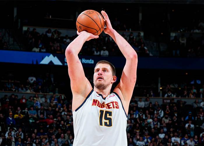 Nikola Jokic, 34 puntos y 14 asistencias en triunfo de Nuggets 130 x 124 sobre Kings