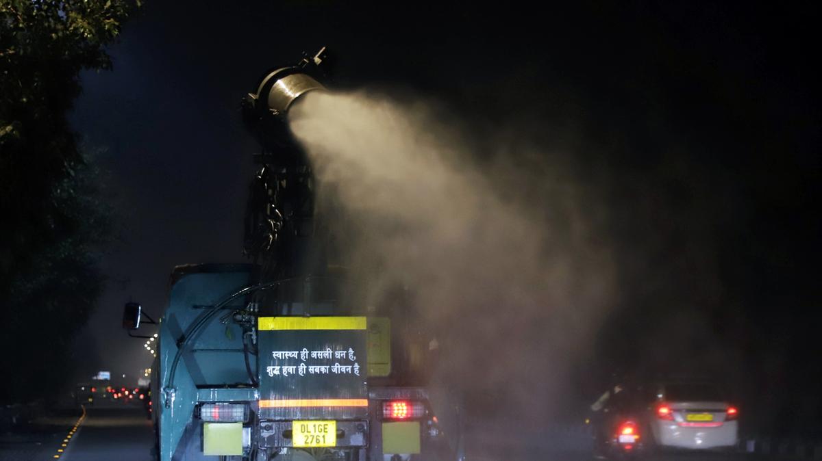 Toxic air grips Delhi for 10th day; AQI touches 380, several areas in ‘severe’ zone