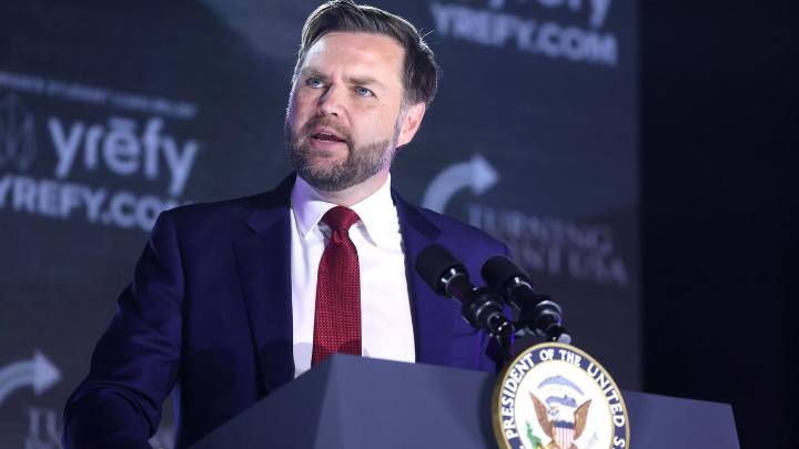 Vance: "La soberanía de Ucrania debe respetarse pero no ganará la guerra solo con armas o dinero"