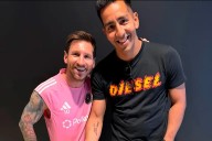 El exarquero de Patronato, Matías Ibáñez, se tatuó la firma de Messi tras conocerlo