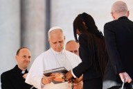 Naomi Campbell gifts the Pope a spicy book during Vatican visit