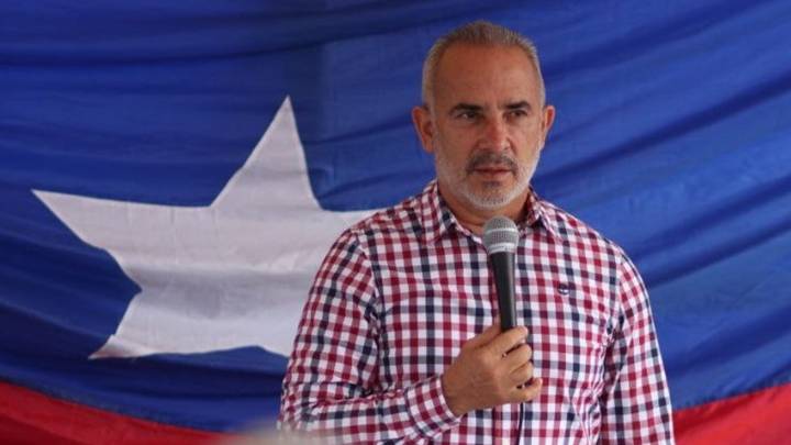 Gobernador chavista envía mensaje de Navidad e internautas descubren que la comida es de utilería