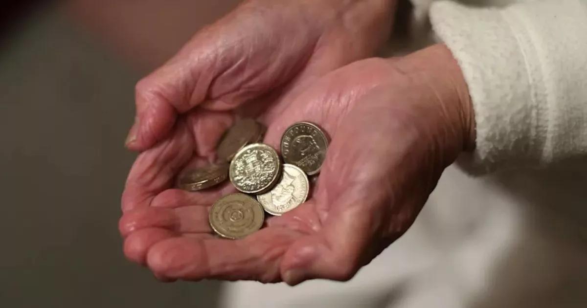 Certain UK households to miss out on £25 DWP payments even if you're on benefits