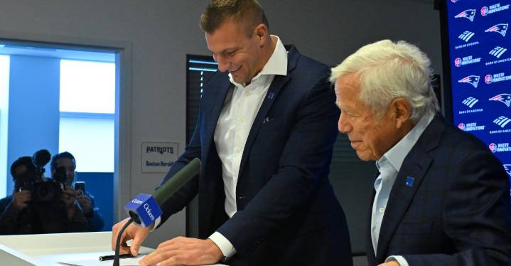 Rob Gronkowski signs 1-day contract with Patriots: ‘I’m a Patriot for life’