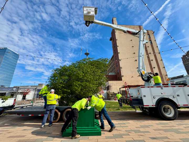Two-day Christmas event returns to Charleston this weekend