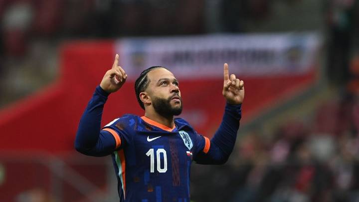 Países Bajos pone un pie en el Mundial tras empatar ante Polonia