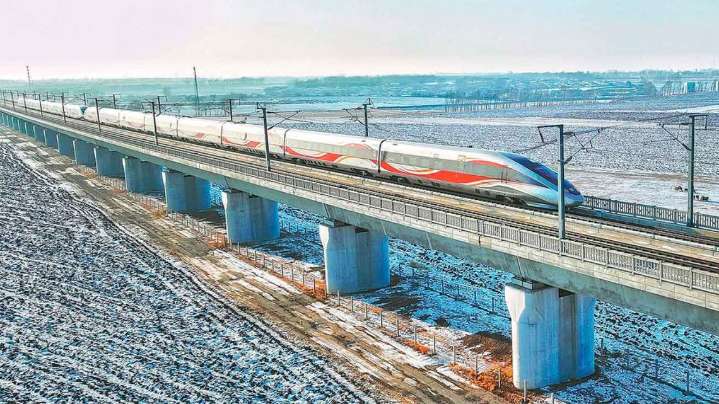 El “Dragón de nieve”: China inauguró un espectacular tren bala para impulsar el turismo de esquí