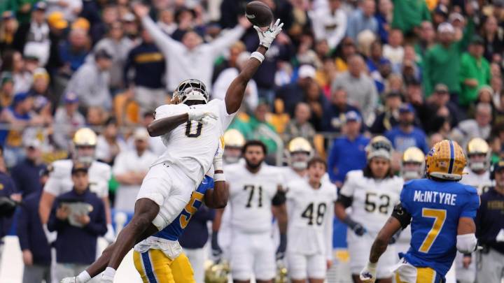 Jeremiyah Love and No. 9 Notre Dame overwhelm No. 23 Pittsburgh in 37