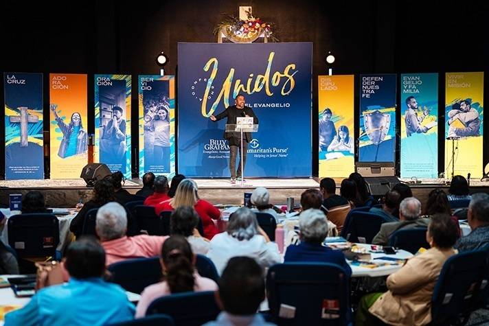 Asociación Billy Graham y Samaritan’s Purse equipan a iglesias hispanas en Nueva Orleans