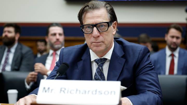 Acting head of FEMA leaves after short and troubled tenure