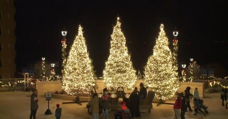The Edgewater hosts 11th annual holiday tree lighting