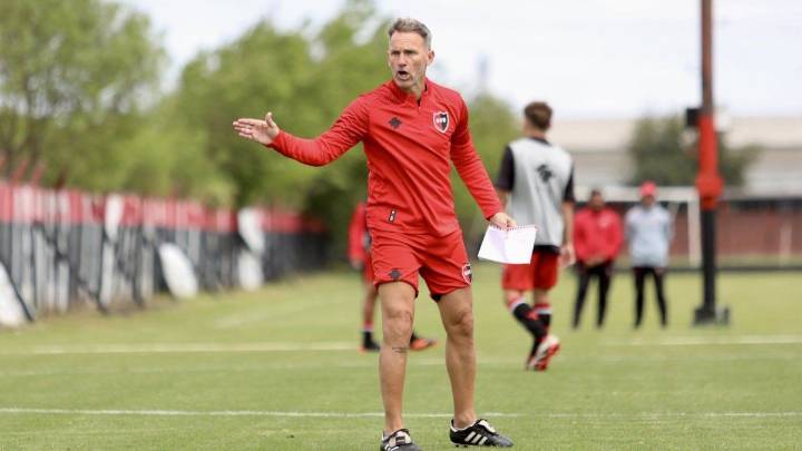 Lucas Bernardi atraviesa un duro momento personal y todo Newell's lo abraza