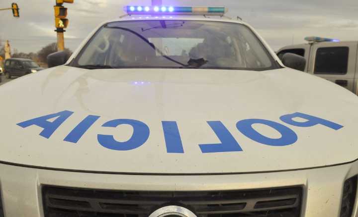 Intentó robar un auto y fue detenido