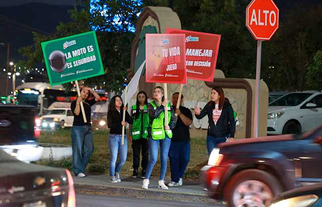 Concientizan jóvenes para prevenir accidentes automovilísticos