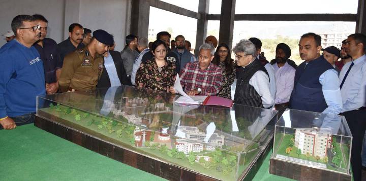 CS reviews implementation of key developmental initiatives, flagship schemes in Udhampur